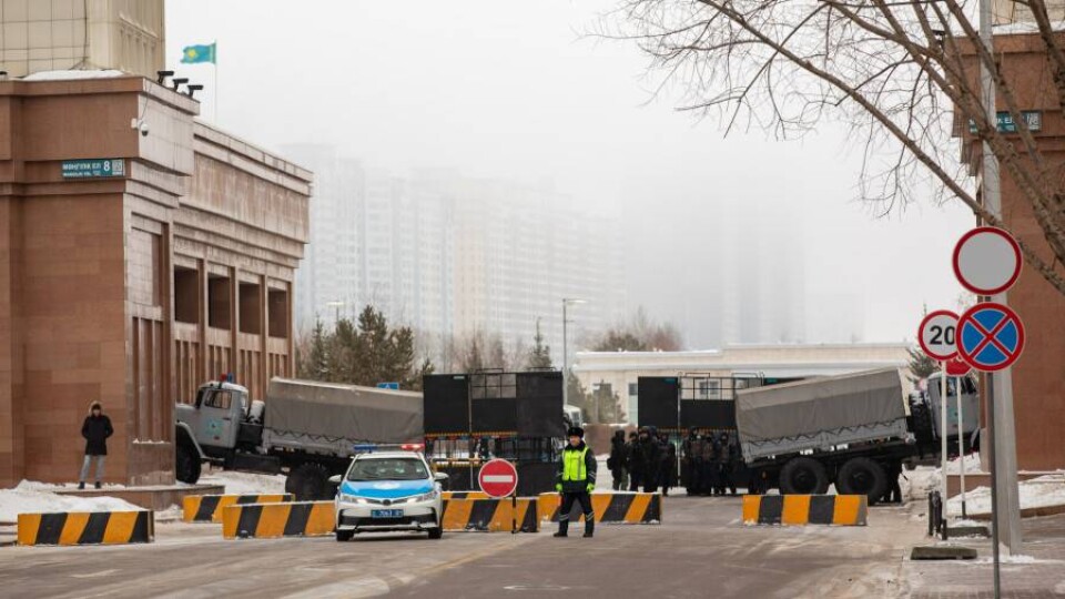 Жителей столицы просят не привозить горячее питание на блокпосты