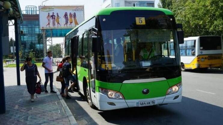 Автопарк Семея лишится 170 автобусов по решению суда. Водители вновь не вышли на работу в знак протеста