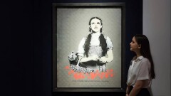 Сам признался. Настоящее имя (но не фамилия) художника Бэнкси обнаружилось в потерянном интервью BBC 20-летней давности