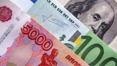 Сколько стоят рубль, доллар и евро в обменниках Казахстана