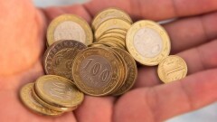 Молодые казахстанцы стали чаще брать кредиты. Что они покупают