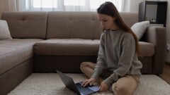 Во Франции отменяют обязательную "удалёнку": теперь бизнес сам решает, в каком формате работать