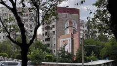 Картины на алматинских панельках. Откуда там взялись мечети, церкви и сфинкс