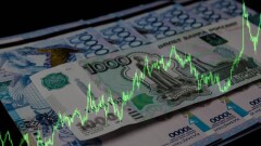 Рубль стоит почти 9 тенге. Что это значит для казахстанцев