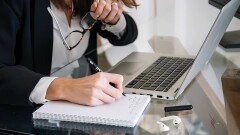 "Работать с девяти до пяти с понедельника по пятницу – старомодно". Британский банк ввёл четырёхдневную рабочую неделю