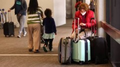 США отменили тесты на ковид для въезда в страну. А в каких странах они ещё остались?