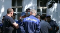 В ВКО работники машиностроительного завода требуют погасить многомиллионные долги по зарплате