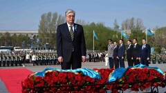 Президент поздравил казахстанцев с Днём Победы
