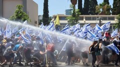 Массовые протесты против судебной реформы в Израиле: людей разгоняли с помощью конной полиции и водомётов