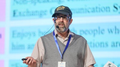 Как американец с аутизмом стал всемирно известным профессором и что он посоветовал казахстанцам