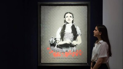 Сам признался. Настоящее имя (но не фамилия) художника Бэнкси обнаружилось в потерянном интервью BBC 20-летней давности