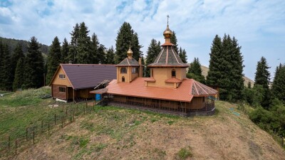 Аксайский скит близ Алматы: как до него добраться и почему стоит там побывать