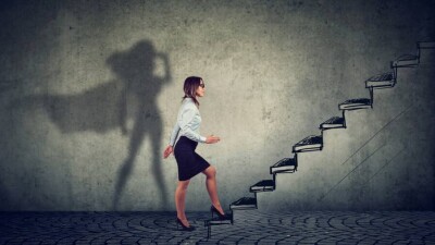 Не любовник, а мозги. Почему казахстанцы отказывают женщинам в праве на честную карьеру