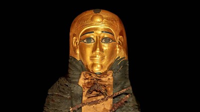 У мумии мальчика, умершего 2300 лет назад, были золотое сердце и язык