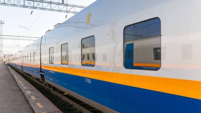 Многочасовые задержки поездов прокомментировали в КТЖ. В каких случаях выплатят компенсацию
