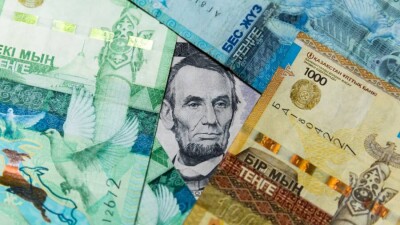 Курс выше 500 тенге за доллар неизбежен – экономист