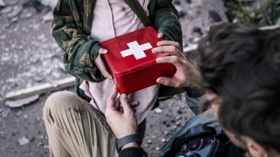 Простые вещи, которые могут спасти вам жизнь при ЧС: сколько они стоят