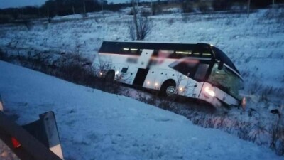 В Хабаровском крае перевернулся автобус: восемь человек погибли, 22 пострадали