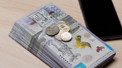 Как ситуация в Украине влияет на курс тенге