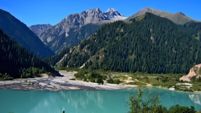 Отдых в горах близ Алматы: водопады Горельника, озеро Иссык и "Золотое седло" Чингисхана