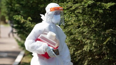 В Караганде заболевшие коронавирусом жалуются на отсутствие медпомощи