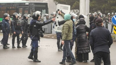 Как отличить участников мирного митинга от бандитов. Комментарий правозащитницы