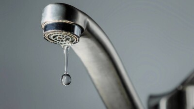 Сотням семей в Алматы отрезали водопровод