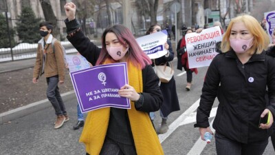 Трудно ли быть женщиной в Казахстане