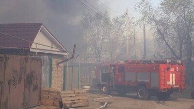 Владельцам сгоревших домов в Костанае начали возмещать ущерб