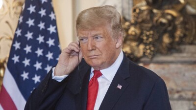 Дональда Трампа пустят обратно в Facebook и Instagram