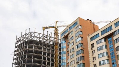 Предновогодний ажиотаж: казахстанцы спешат купить жильё на пенсионные. Что будет с ценами?