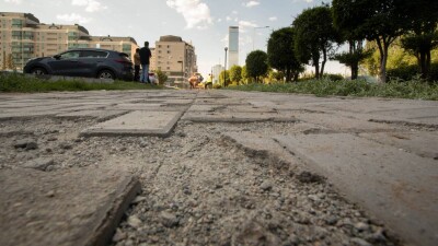"Никакой эстетики и качества". Как выглядят тротуары Астаны сегодня: фоторепортаж Informburo.kz