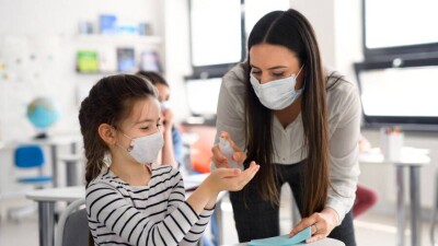 Новая волна ковида: нужны ли маски и антисептики? Мнение врача