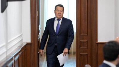 Знакомые всё лица! Что старый премьер Смаилов оставил в наследство себе самому