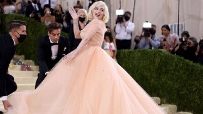 Мода вышла из карантина. Билли Айлиш и другие звезды на нью-йоркском Met Gala