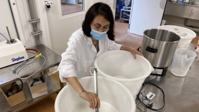 Профессор из Казахстана создала сыры из верблюжьего молока и покорила французов