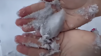 На чёрный снег жалуются жители Сатпаева