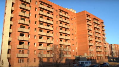 Жители Степногорска пытаются вернуться в брошенный в 90-е дом