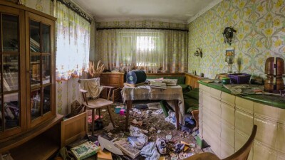 Куда обращаться, если сосед развёл антисанитарию и устроил террор зловония
