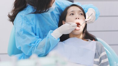 В Кыргызстане 78 стоматологических клиник работали без лицензий