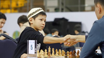 Играть в шахматы: почему это важно для детей Казахстана и будет ли этот урок обязательным