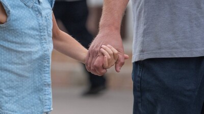 Как выявить педофила среди педагогов? Советы родителям и директорам школ