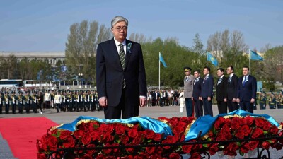 Президент поздравил казахстанцев с Днём Победы