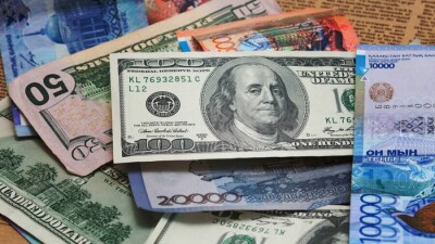 Что будет с курсом доллара и нужно ли его зафиксировать