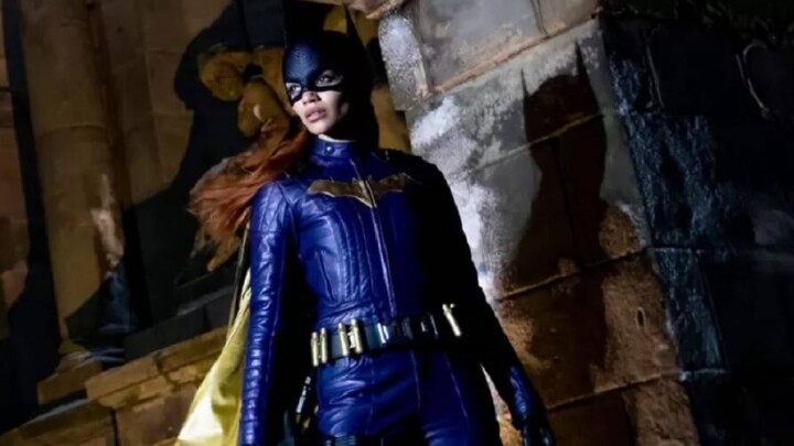 Решение Warner Bros. отменить выход уже снятого фильма "Бэтгёрл" шокировало его создателей и фанатов