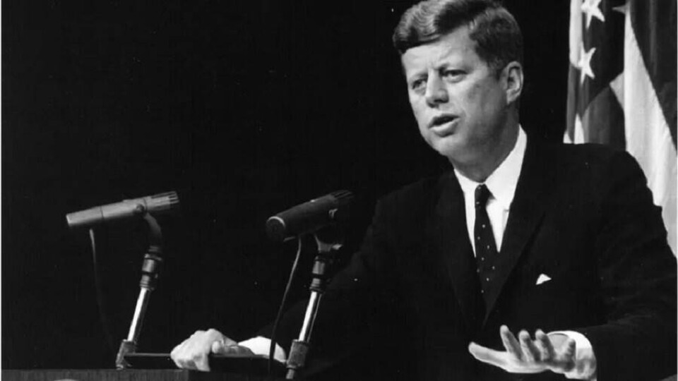 Президент США Джон Кеннеди был смертельно ранен выстрелом из винтовки 22 ноября 1963 года / Фото Getty Images