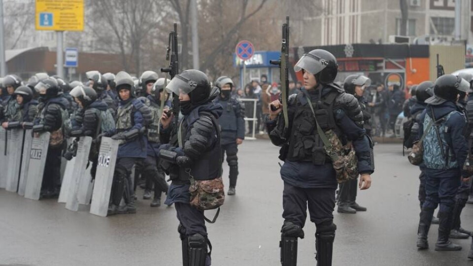 На пересечении Толе би и Момышулы / Фото Informburo.kz