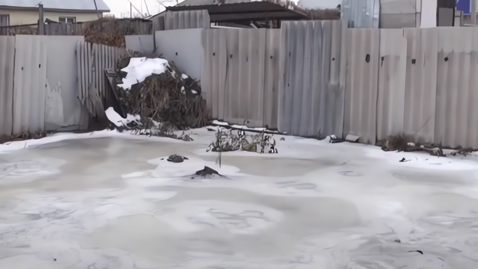 Целый месяц дома костанайцев топит водой. Источник не установлен
