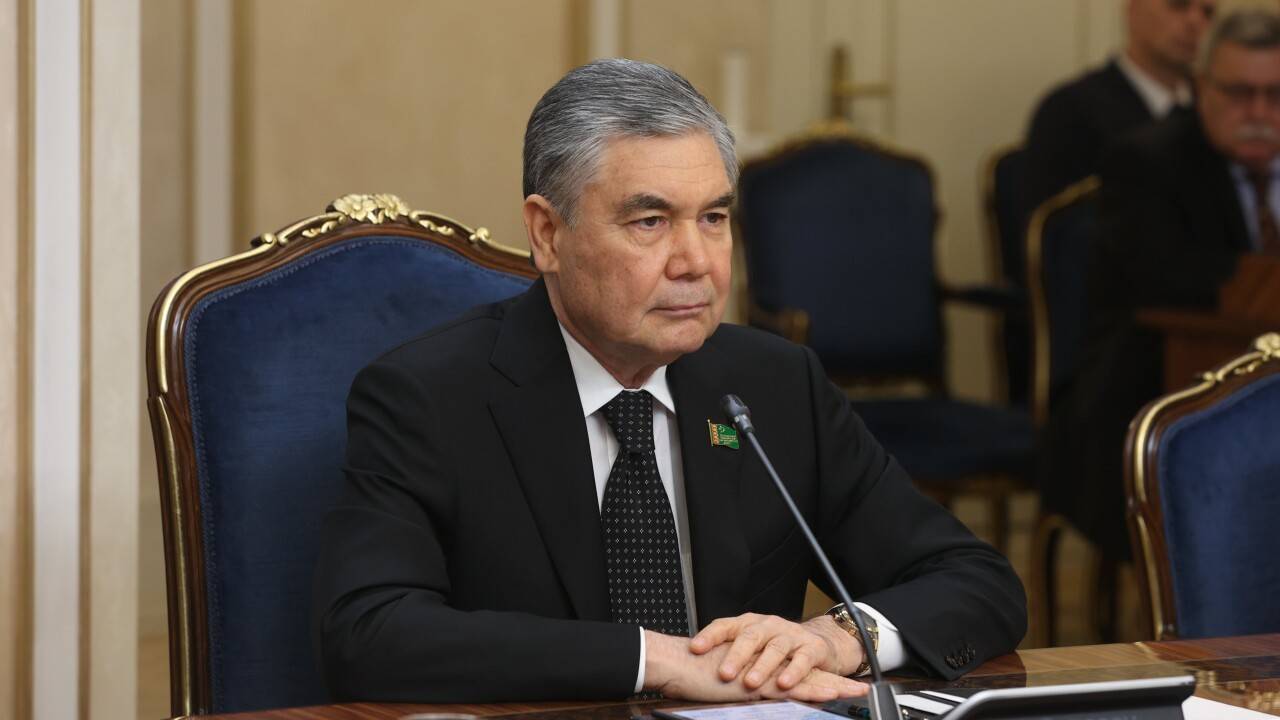 Туркменистан объявил, что построит новый город под названием Аркадаг. Это звание Бердымухамедова