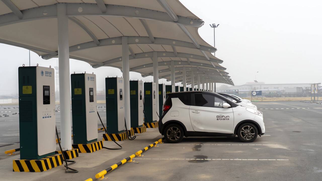 Конец эпохи бензоколонок? Не торопитесь